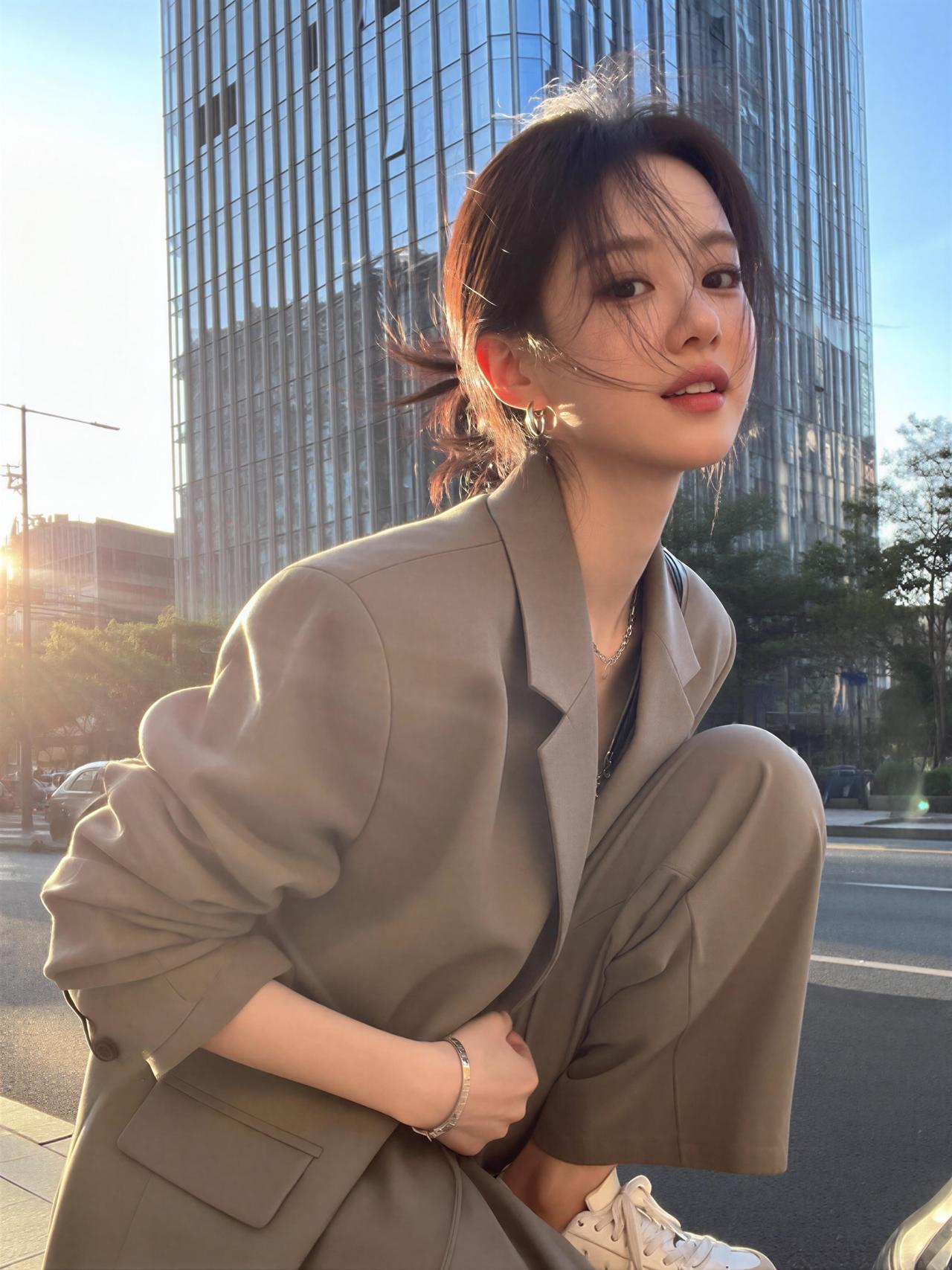 这世上所有的久处不厌  都是爱你的人用心维系