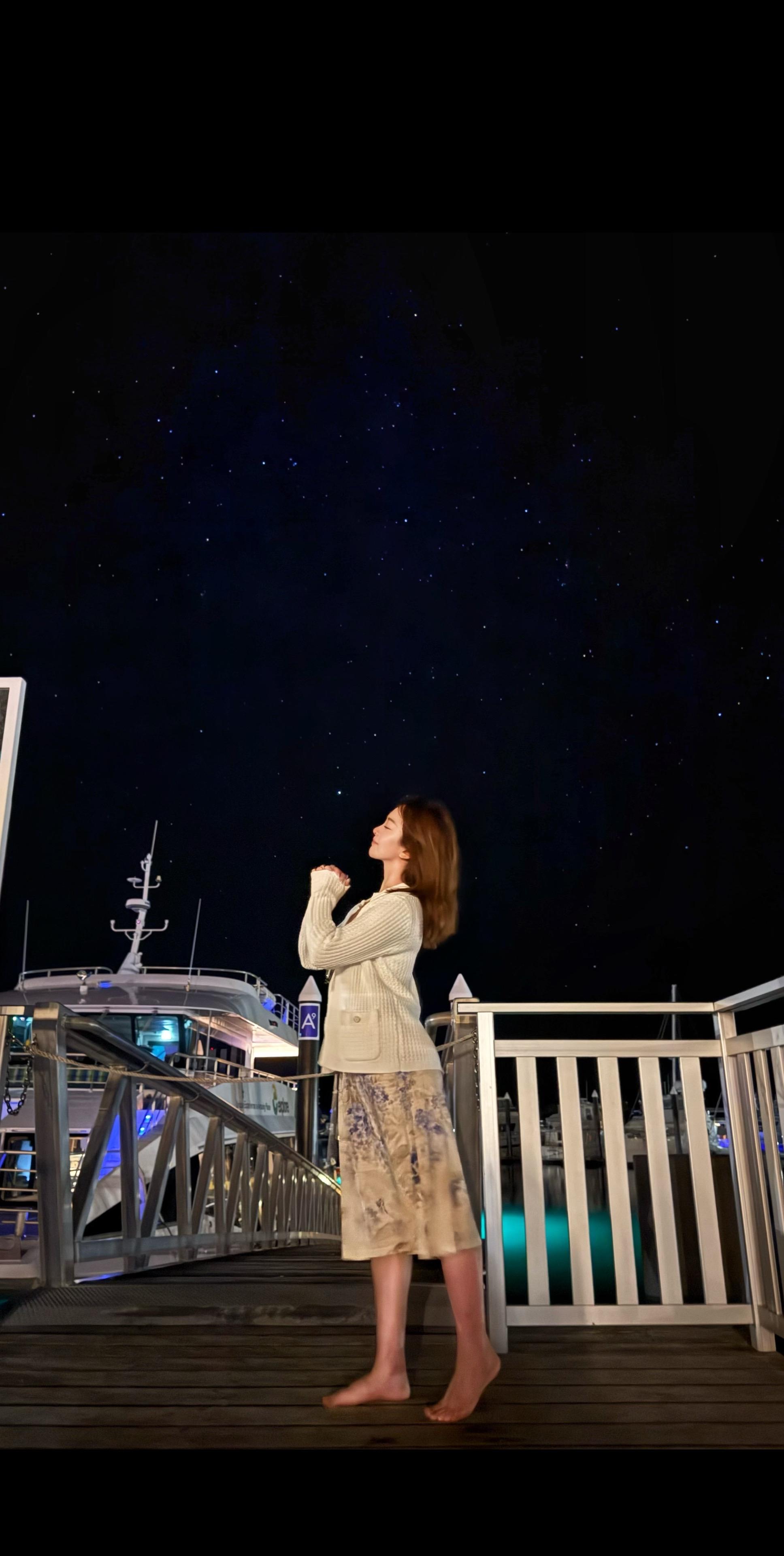 ✨。We are all lost stars