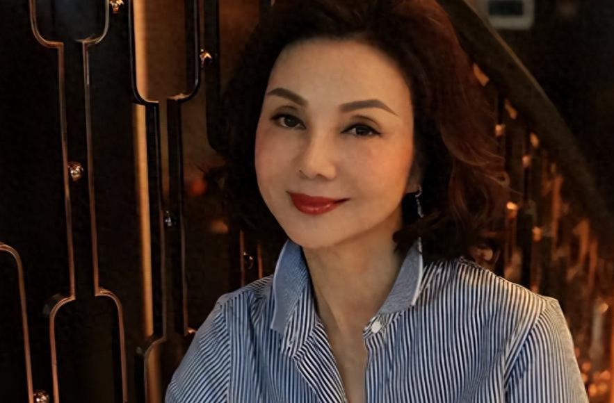 儿子给哈佛捐了20多亿，母亲给麻省理工捐了11亿，家族在中国年收租百亿？

（主