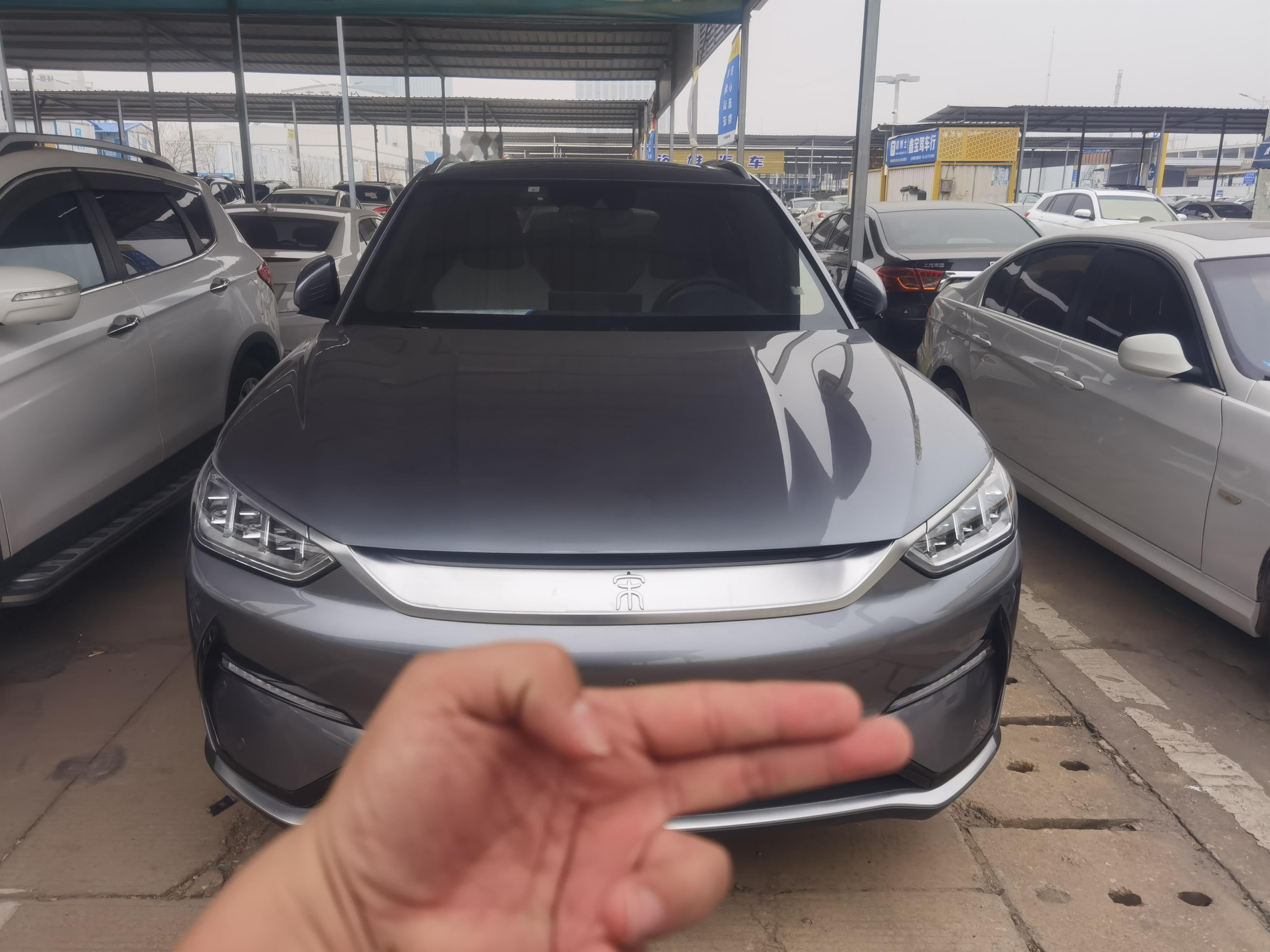 屁股朝后，比亚迪宋plus已定，服务于云南昆明，坐等客户上门提车，提前祝用车愉快