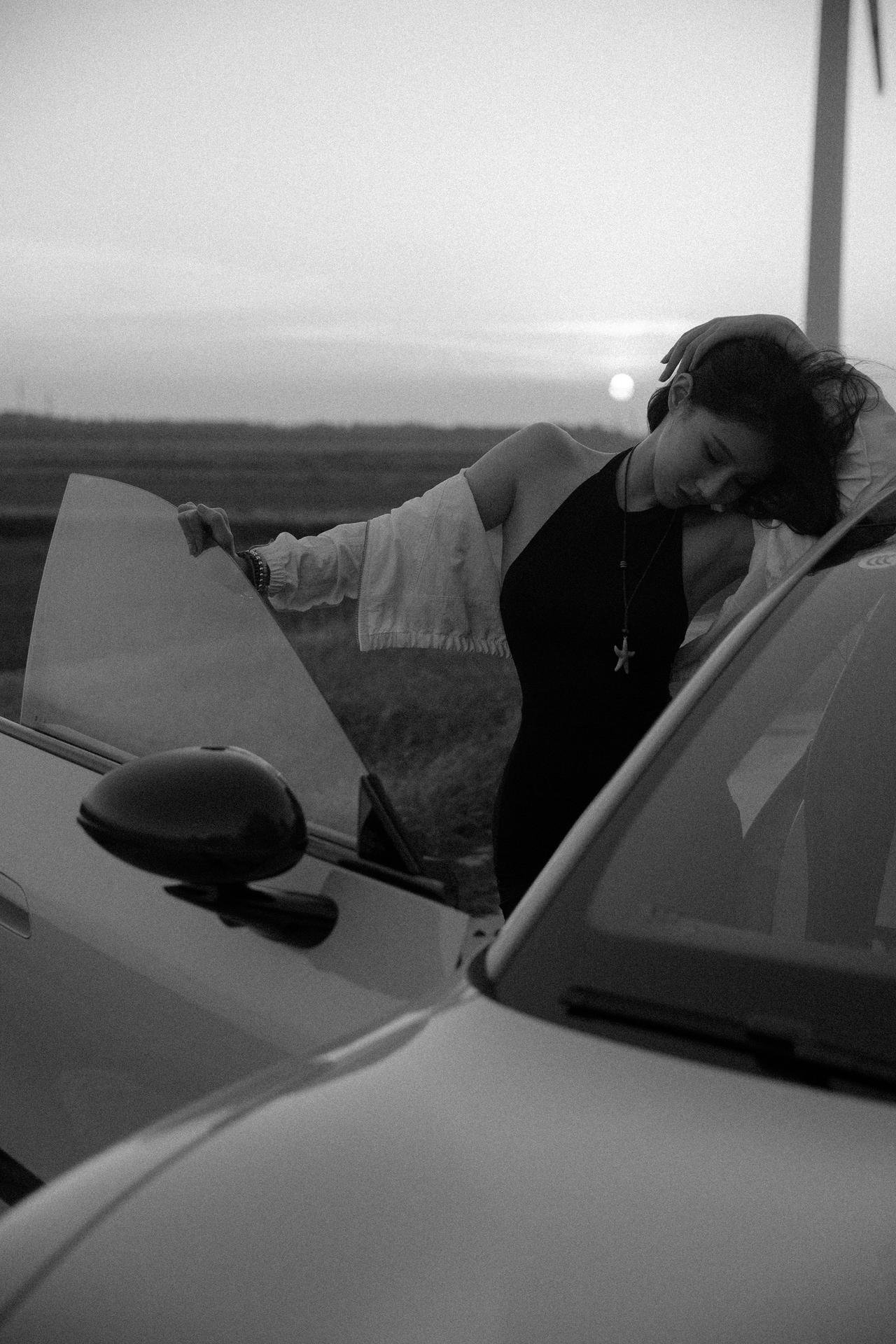 你那软绵绵的照片就别配硬曲了