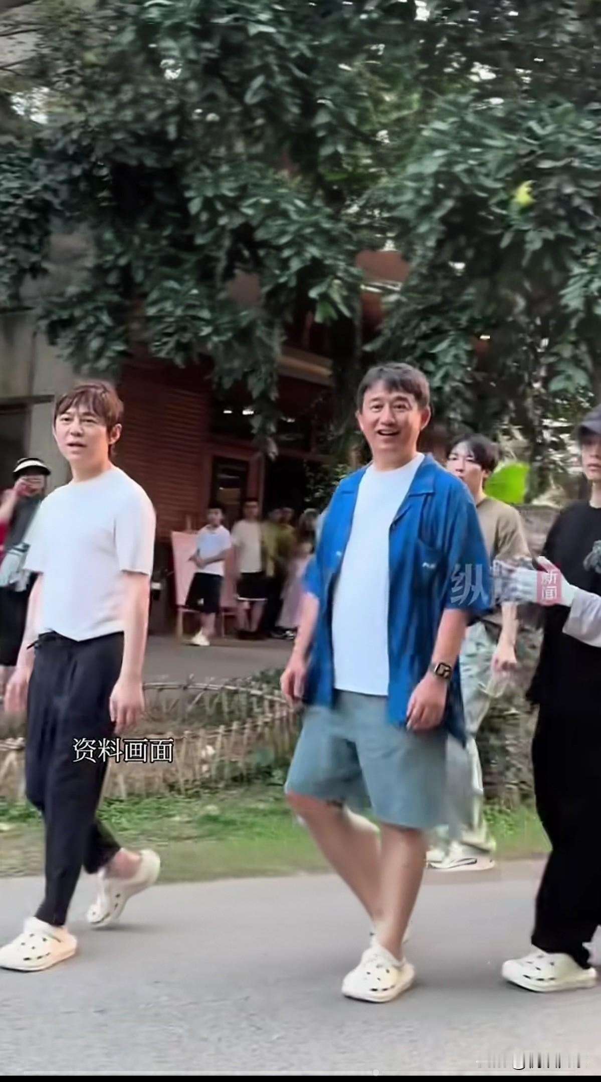 何炅，黄磊，娱乐圈的常青树，两个资深级的老面孔。说真的，他们离开《向往的生活》节