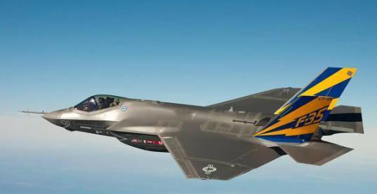 当中国武器遇上美军F-35，委内瑞拉会成下一个“反美标杆”吗？
 
美国海军派了