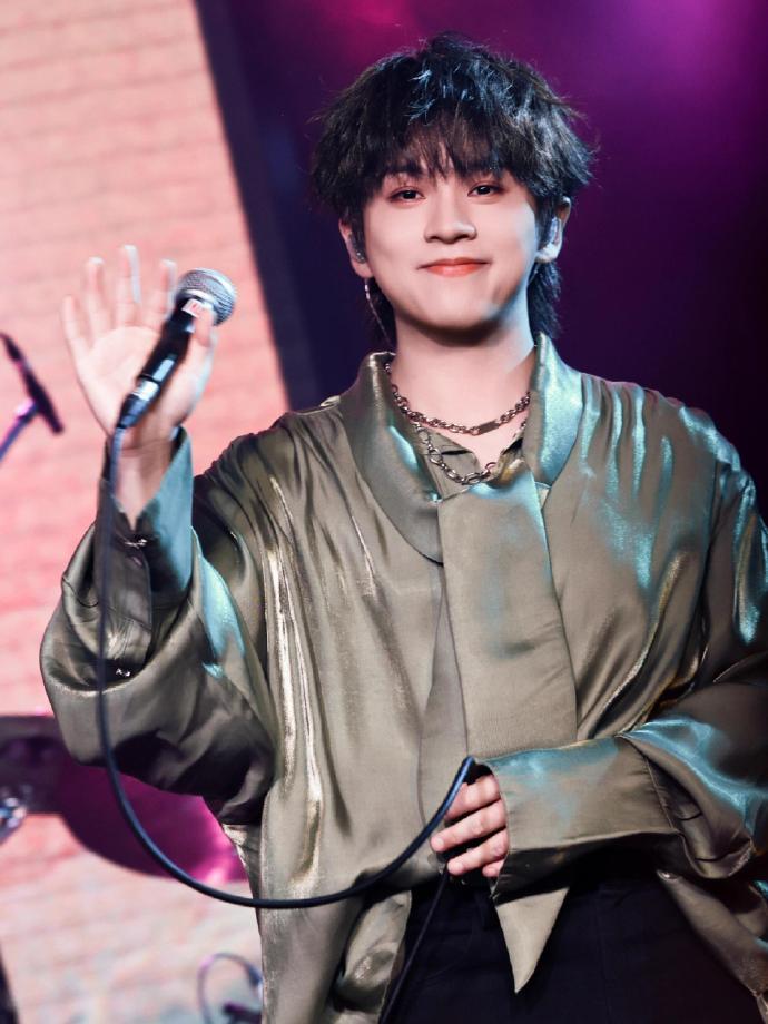 武艺加盟声生不息华流季等了这么久！武艺终于重返音综舞台，《下雨天》的旋律直接在我