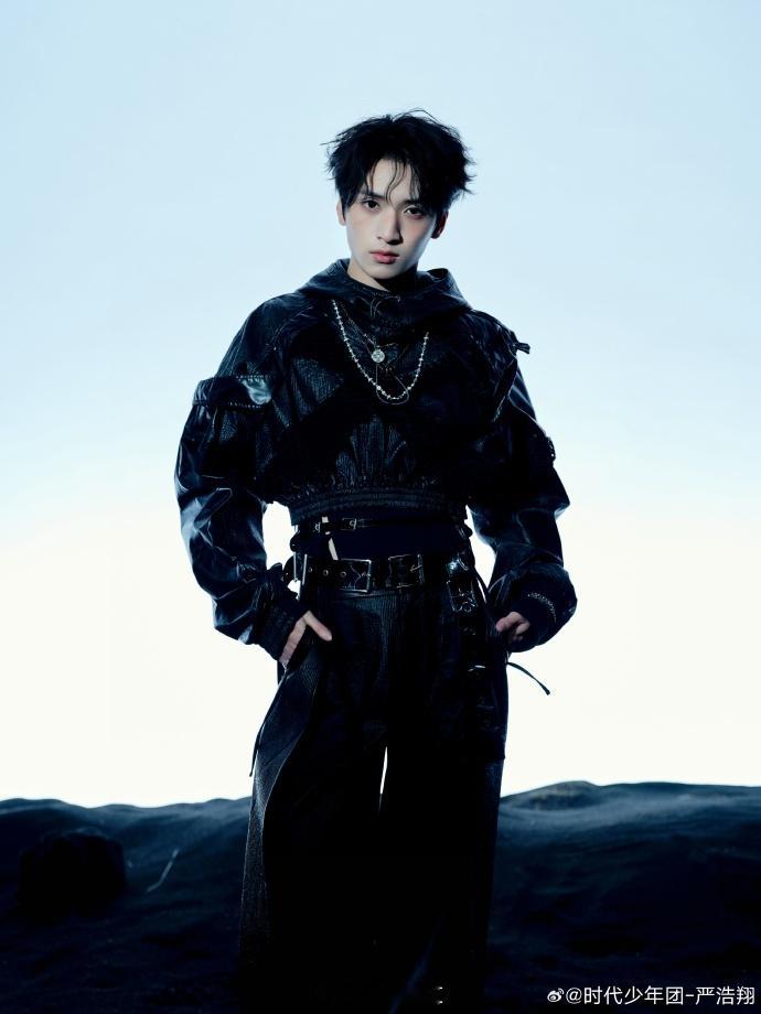 严浩翔我还有四张  严浩翔还有四张花絮照  得知严浩翔私藏四张花絮照，仿佛在古老