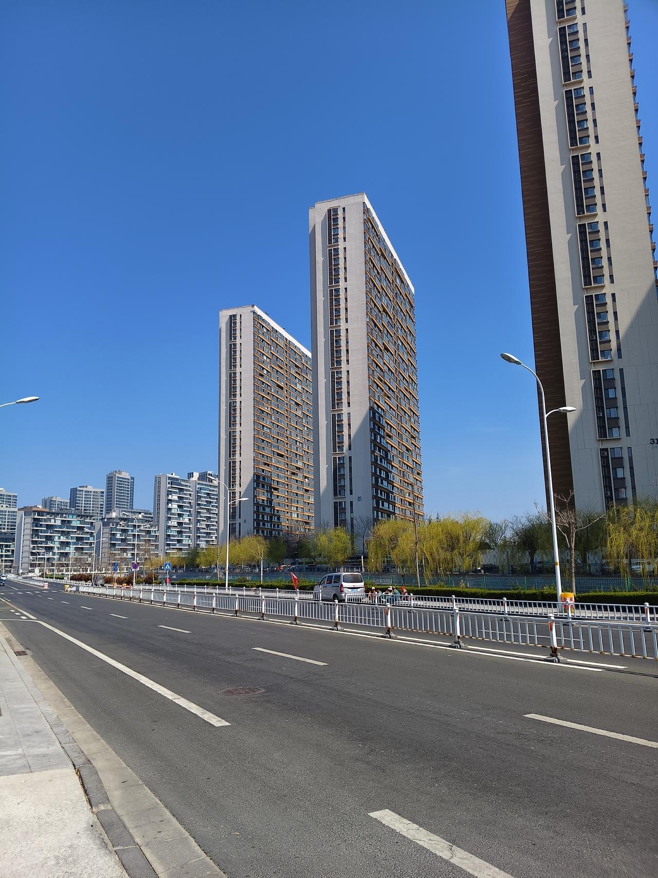 很喜欢一边泡澡一边看海景，金线顶一带的位置、风景都特别好，可能唯一的“劣势”就是