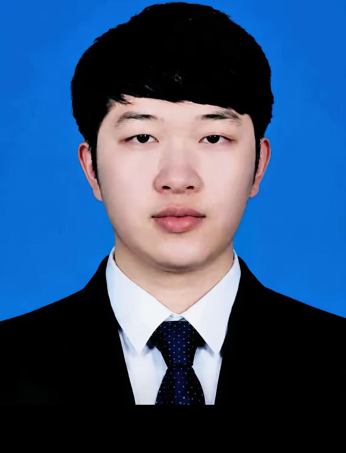全网含泪致敬！后脑被菜刀劈开，29岁医生拼死护住8个月孕护士，这才是医者仁心。他