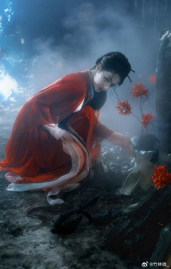 夏弃疾拍的热巴陈飞宇 夏弃疾的镜头真的绝，热巴红衣气场超足，陈飞宇战损造型很有味