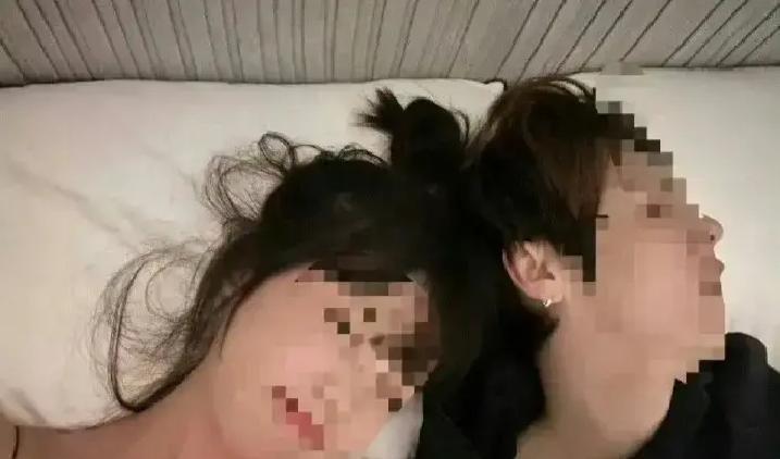 司晓迪甩出五张截图，就想引爆半个娱乐圈？
这P图痕迹也太侮辱智商了，水印都没去干