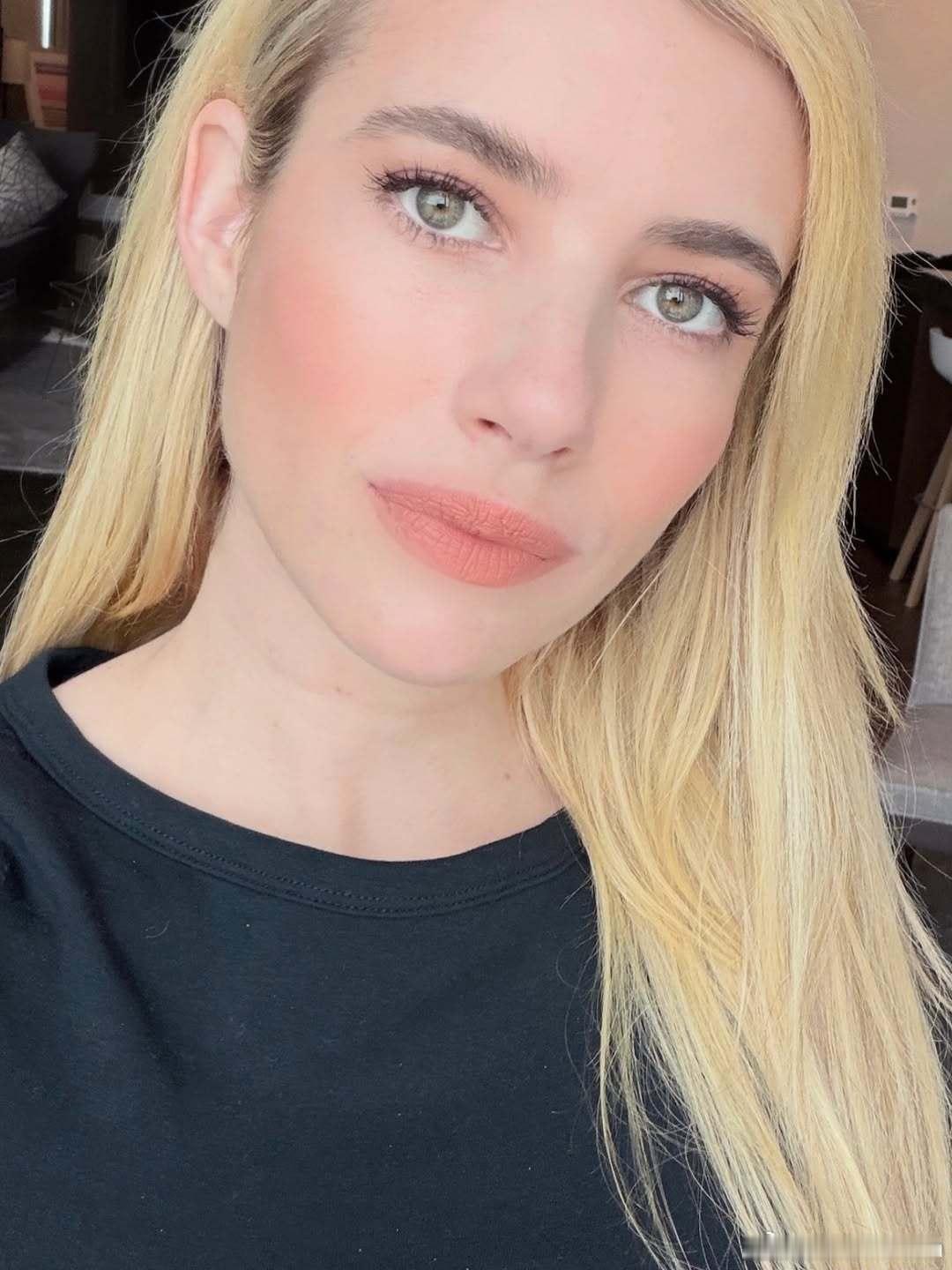 Emma roberts艾玛罗伯茨今日份活动妆造，在德州参加了一场Texas F
