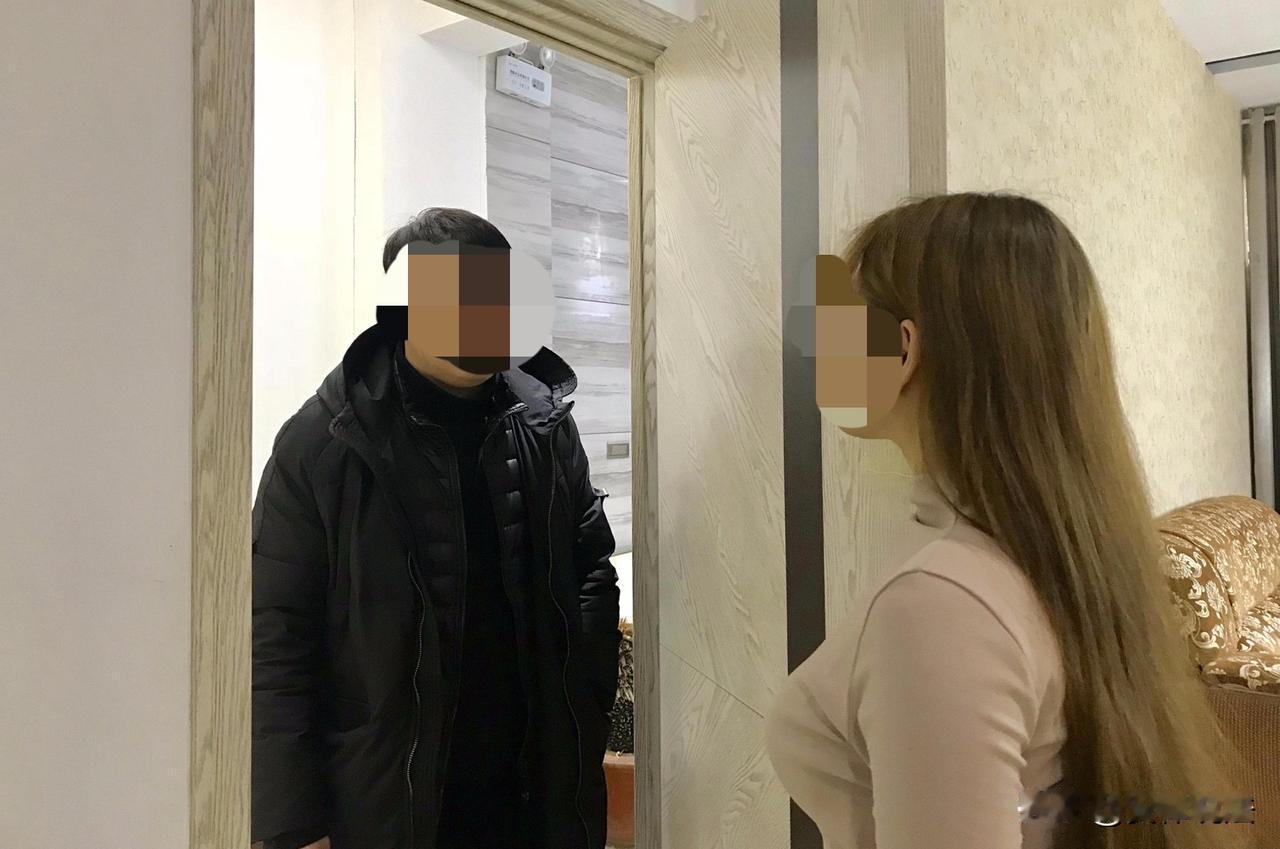 河南，25岁男子与网络女友分手后，又到对方住所处纠缠求复合，遭对方拒绝，又被对方