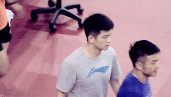 樊振东 所有人都很宠的一个男孩 