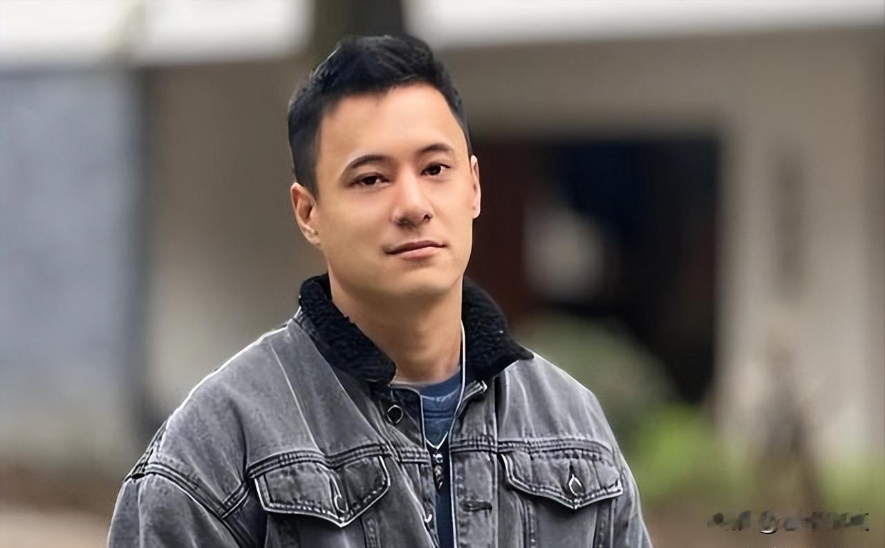 蒋友青在杭州开咖啡馆，免票回溪口老家，他到底想干什么。
他真在杭州开了家茶咖店，