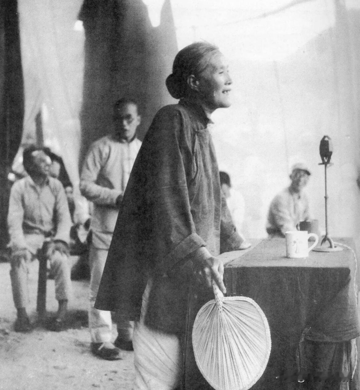 1944年，被誉为“管家模范”的阜平县女县议员、模范抗属张树凤在晋察冀边区各界纪