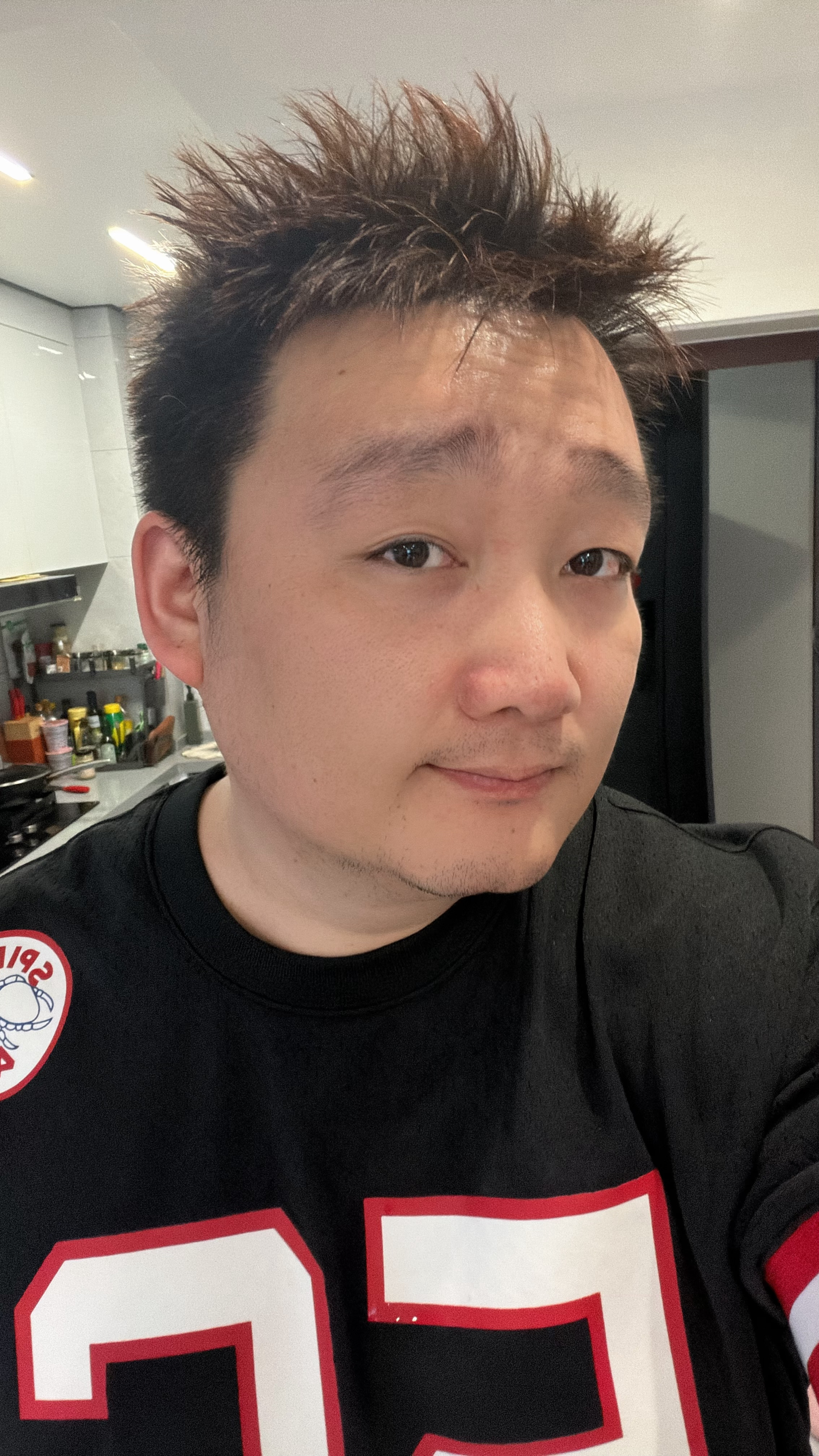 早，简单一口去练背，目标5个宽距引体向上。你吃了吗，一起努力，一起进步 