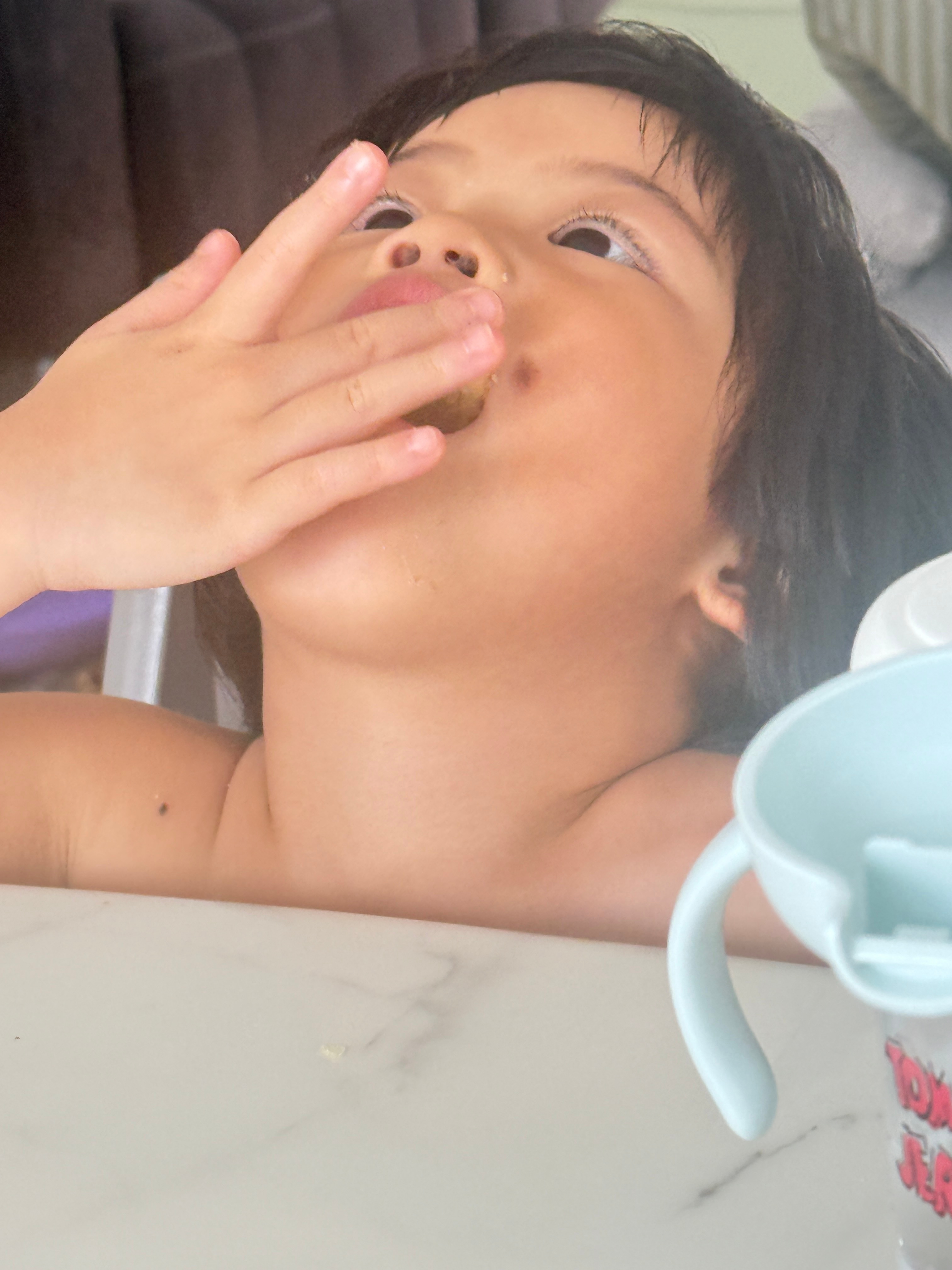 刚才正在做梦，旅蛙进来躺下说我睡会儿，你起来看球啊我迷迷糊糊的又睡了好一会儿起床