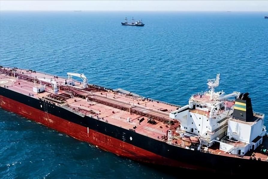 俄罗斯油轮被扣，美国要的不是石油！

别再指望妥协能换和平！美军跨越4000公里