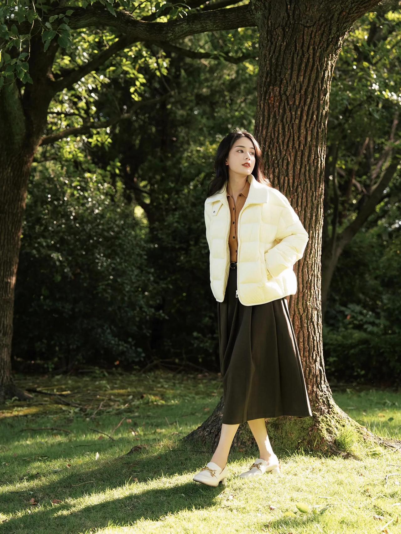 穿一件漂亮的裙子#去公园散散步#美女配秋景# 秋季穿搭