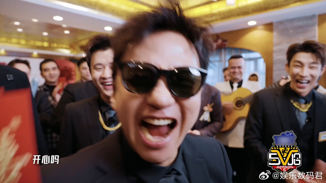 确诊为邓超型人格哈哈哈哈哈 今天体检竟然被确诊为邓超型人格，笑点低，幽默感爆棚，