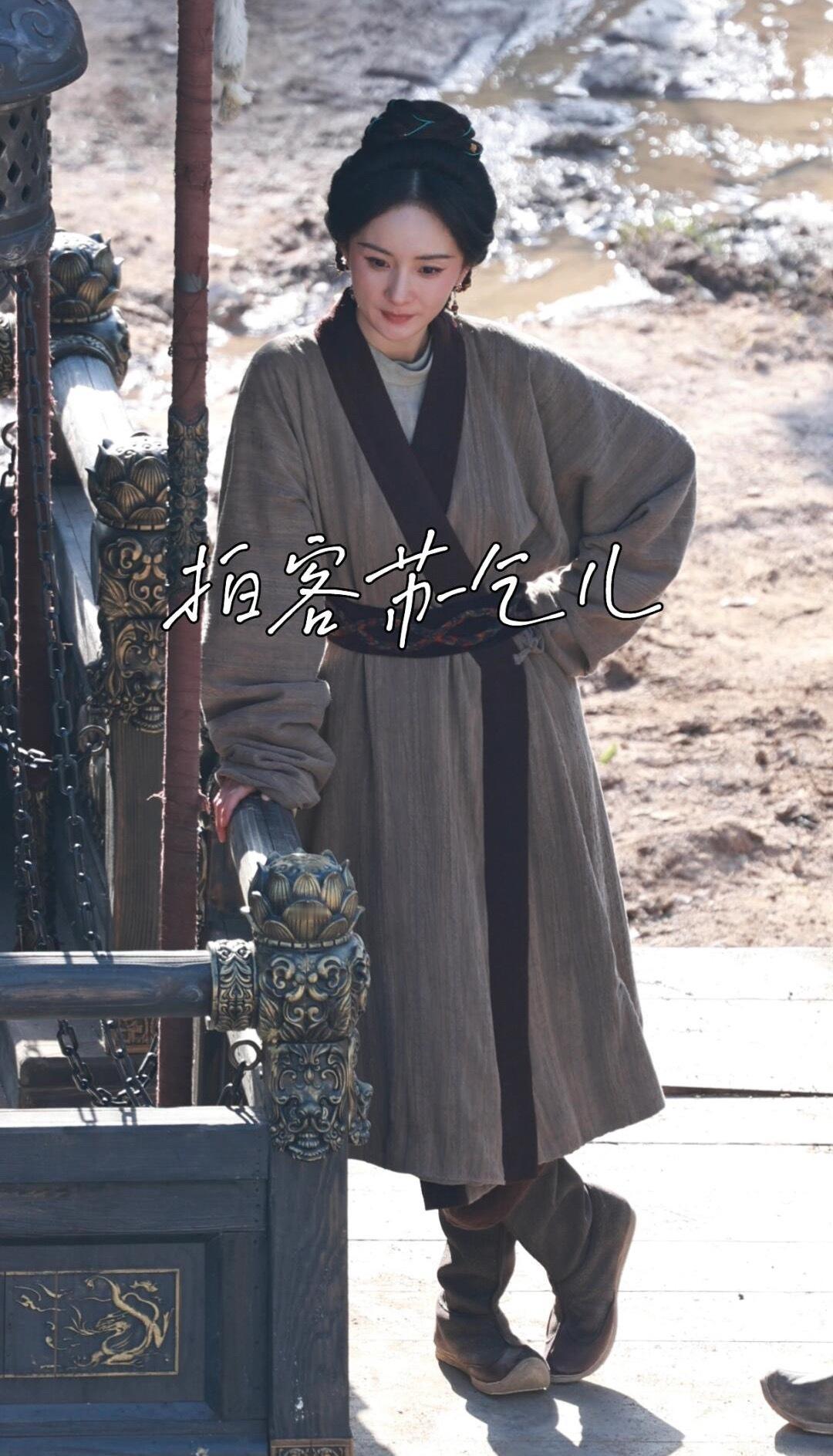 杨幂冯湮儿杨幂冯娷  发现一个酷girl