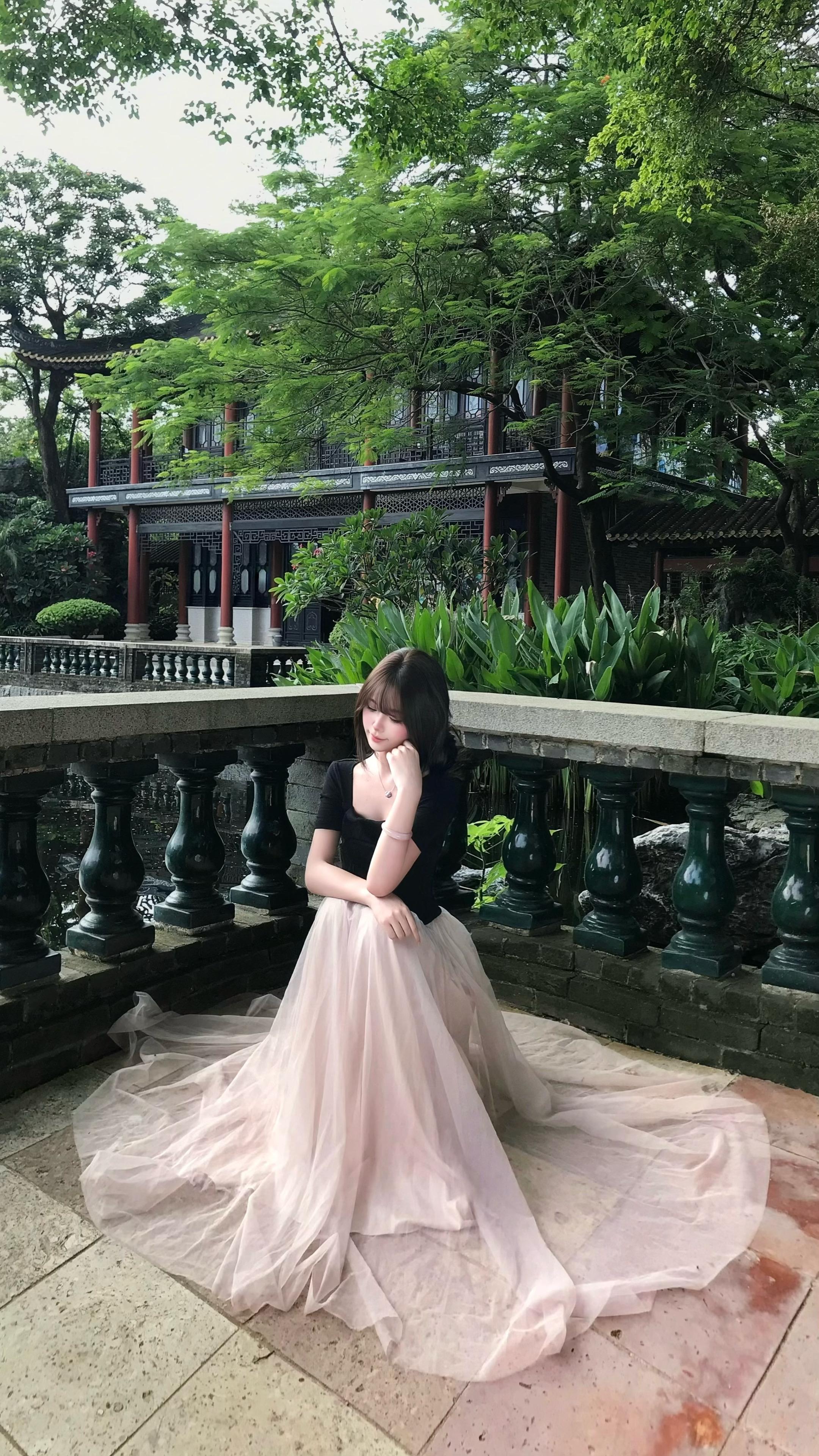 祈求命运高抬贵手 却渴望缘分细水长流