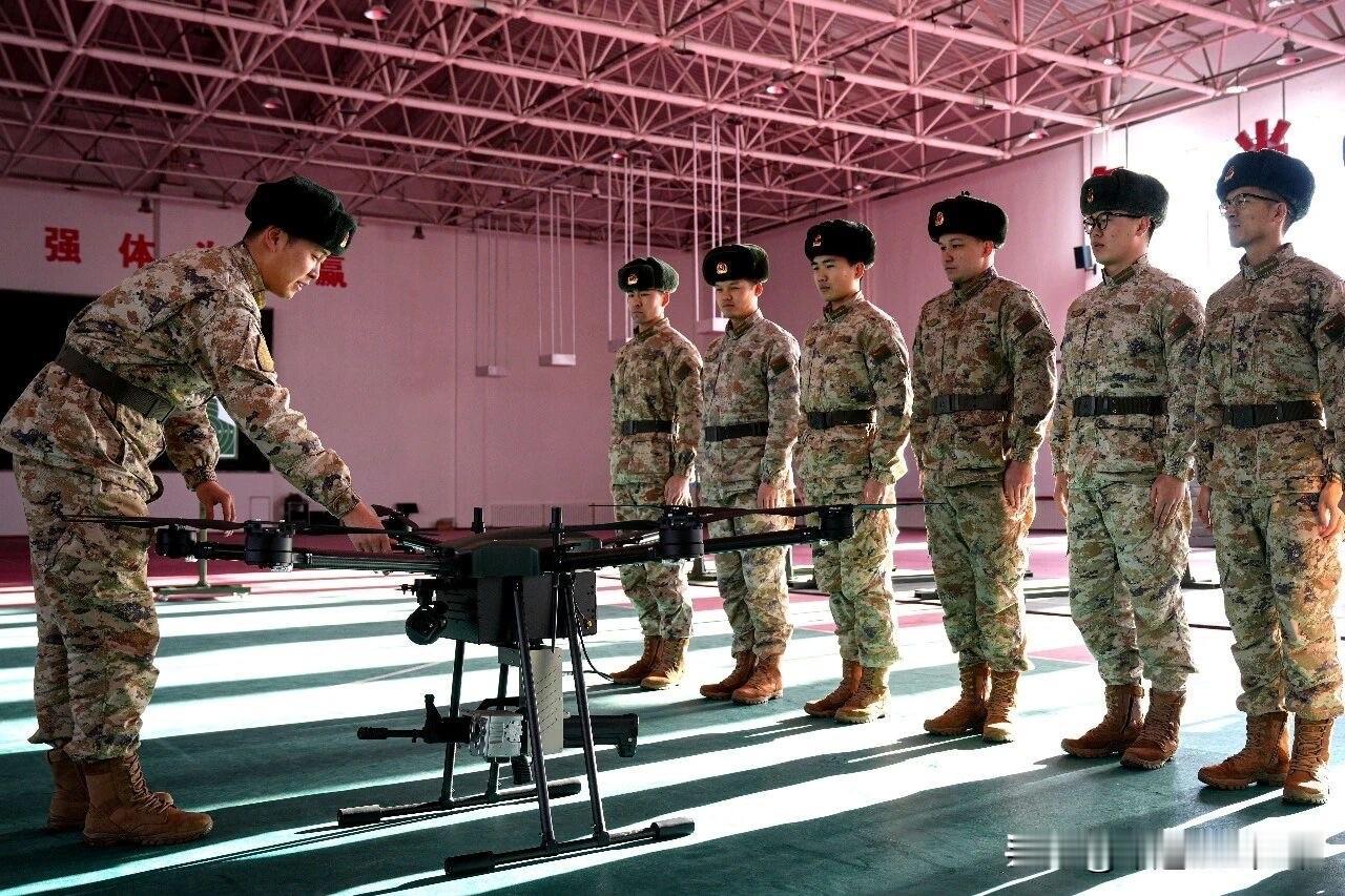 新疆塔城军分区所属边防部队，也开始普遍列装各型无人机与机器狗用于边防巡逻执勤，这