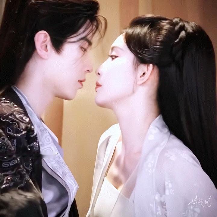 何与两次合作孟子义都演恋爱脑何与说土味情话把孟子义整红温了荧幕之中何与的角色屡屡