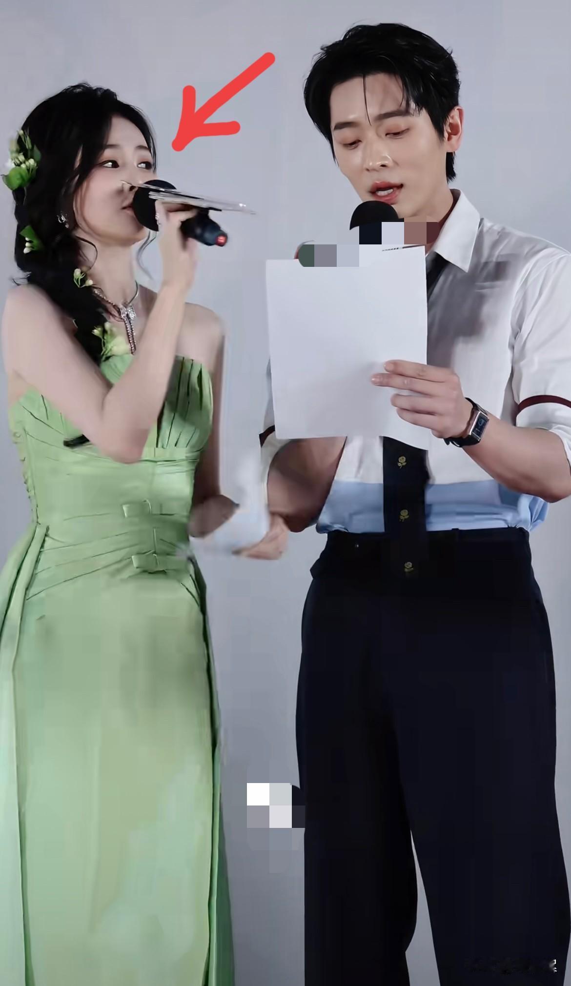 CP感拉满！果然还是白鹿主动表示，丞磊才反应过来，感觉如同“姐弟恋”？

与其演