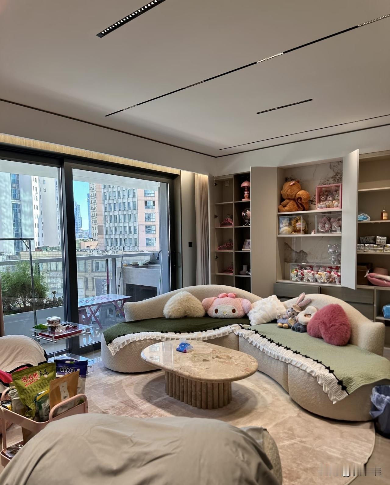 男子打工期间在外租房，一来二去与离异女房东暗生情愫，后来两人结婚，然而婚后没多久