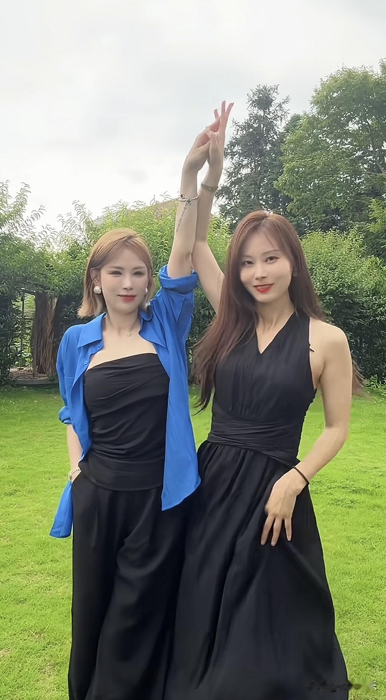 二哈
其实是位好姑娘
她的性格就是属于心直手快，这样的人没什么心眼，确实容易招黑