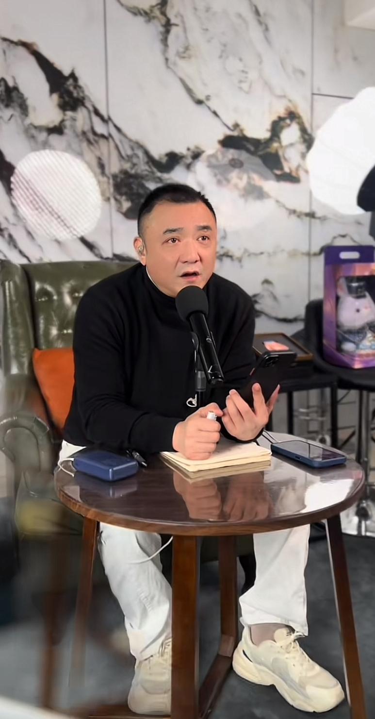 江苏东哥，王卫东，有了解他的吗？什么来头，头一次看到他，感觉说话有那么点意思，一