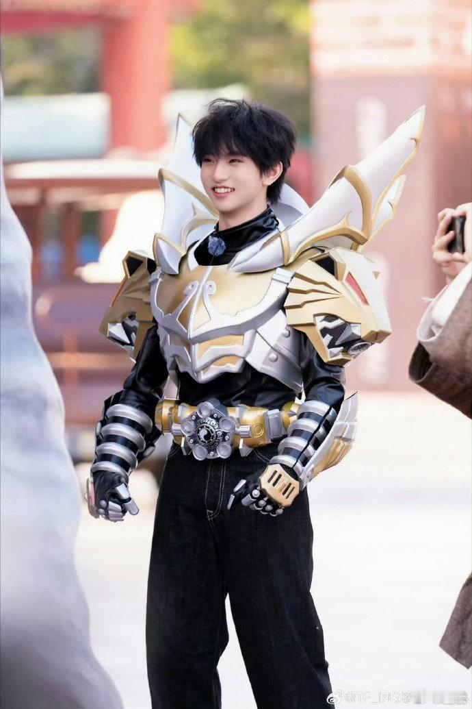 穆祉丞周五晚高疯高光时刻穆祉丞很宝藏啊，之前看的时候就觉得很优秀，没想到私底下性