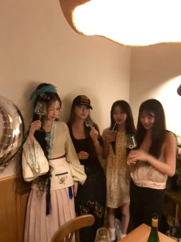 Esther‘s live✨第157期 海皇何盼的日常  专栏 · Esther