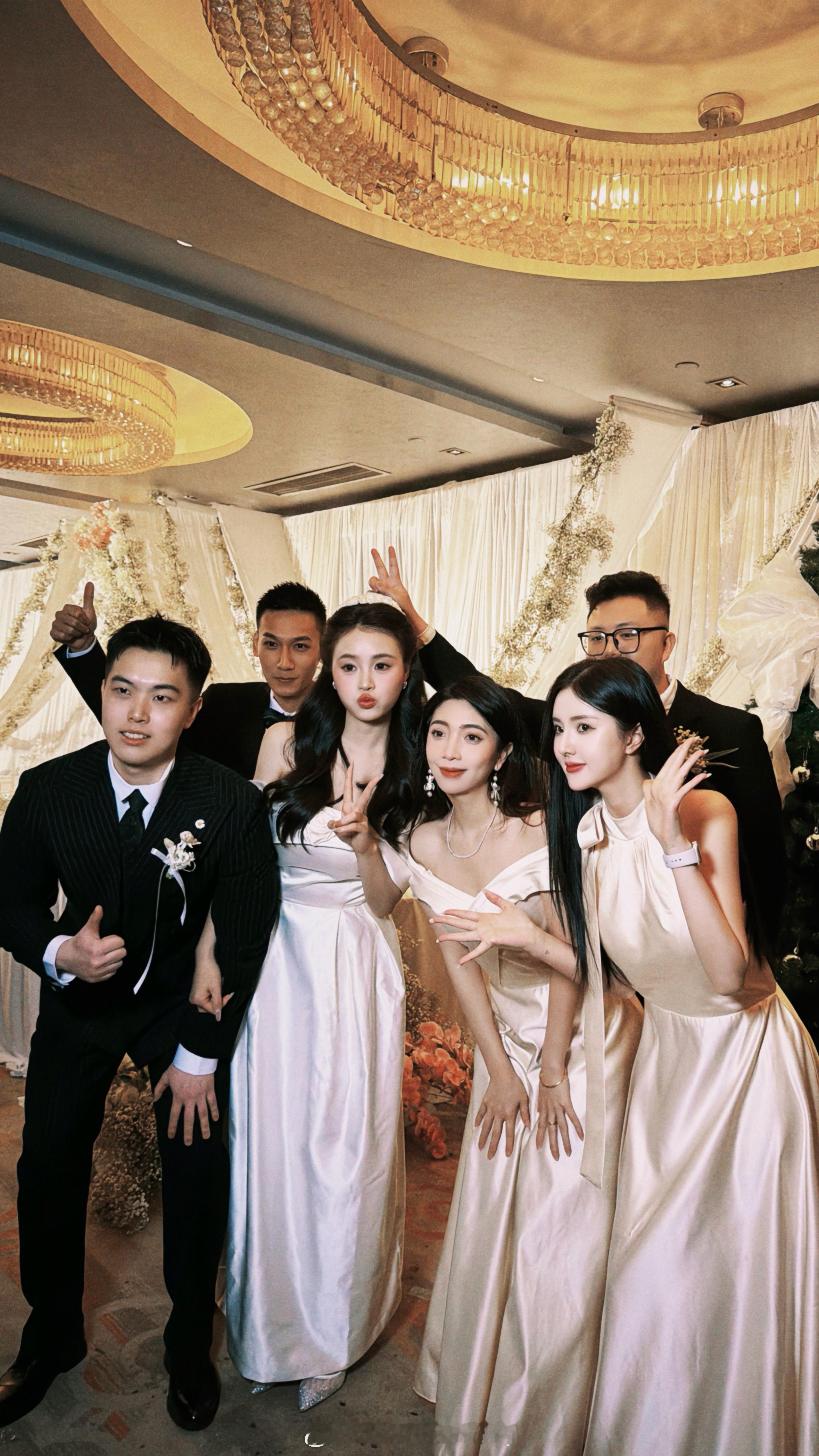 🎄𝓜𝓮𝓻𝓻𝔂 𝓒𝓱𝓻𝓲𝓼𝓽𝓶𝓪𝓼 