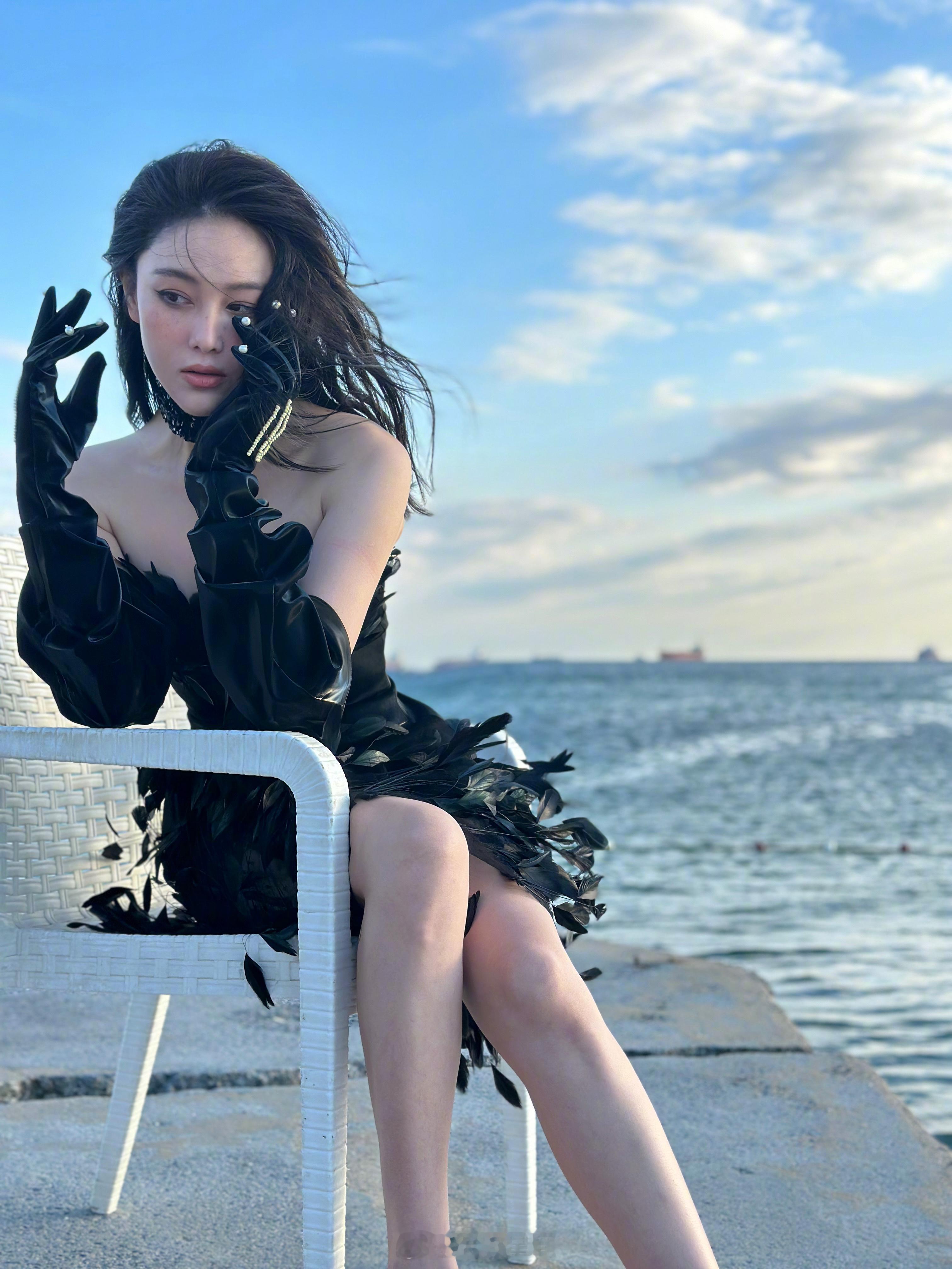 张馨予 