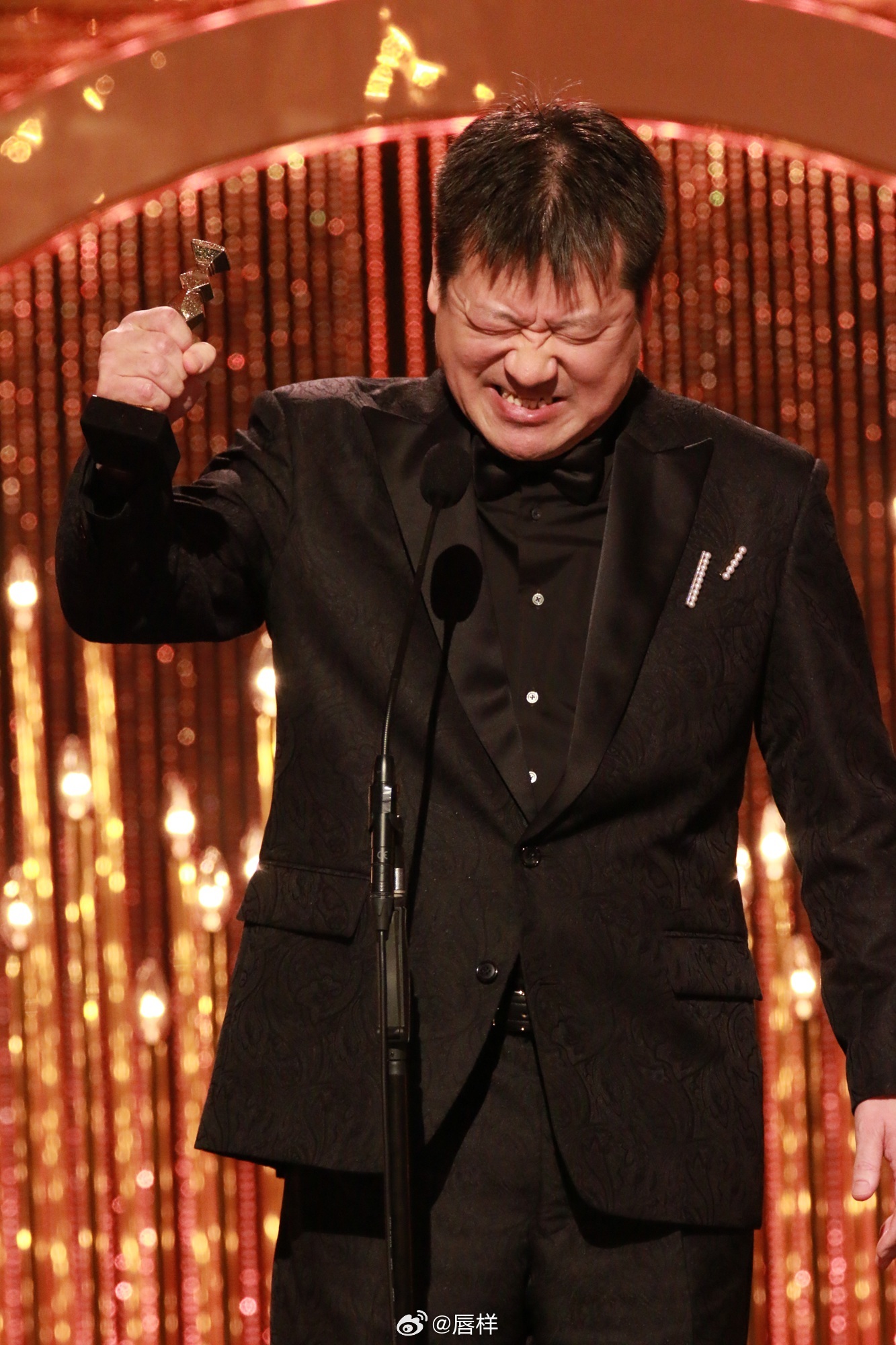 恭喜🎉佐藤二朗凭借电影『爆弹』获得第49届电影学院奖最优秀男配角！其他入围者：