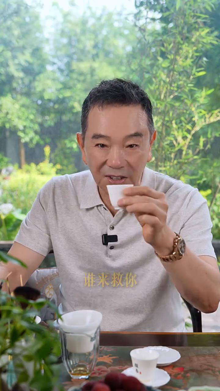 你还能靠谁？除了你自己谁来救你？很多走出抑郁症的朋友告诉我了一个办法，发现自己状