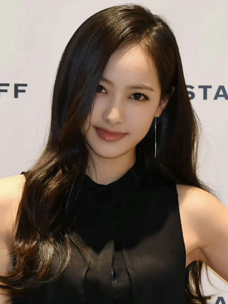 宋茜 一个不发死字的女明星啊哈哈哈哈哈哈，一生要强的中国人，就是不提si字！入股