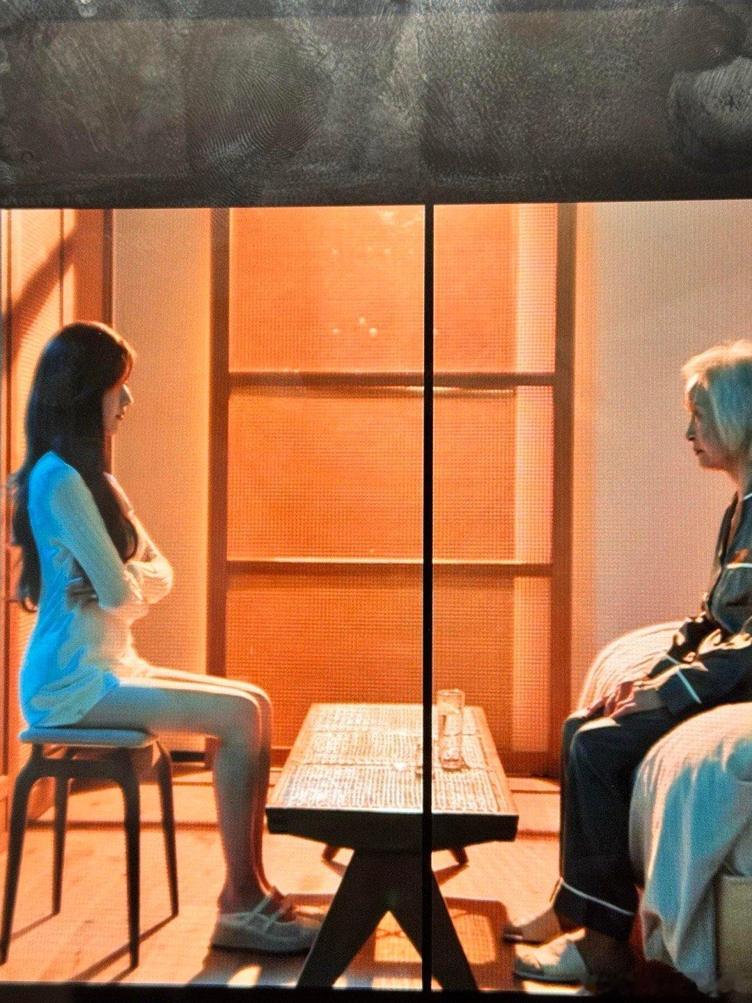 这个角度坐下来大腿居然没有赘肉…不愧是我女神赵露思｜许妍｜ ​​​