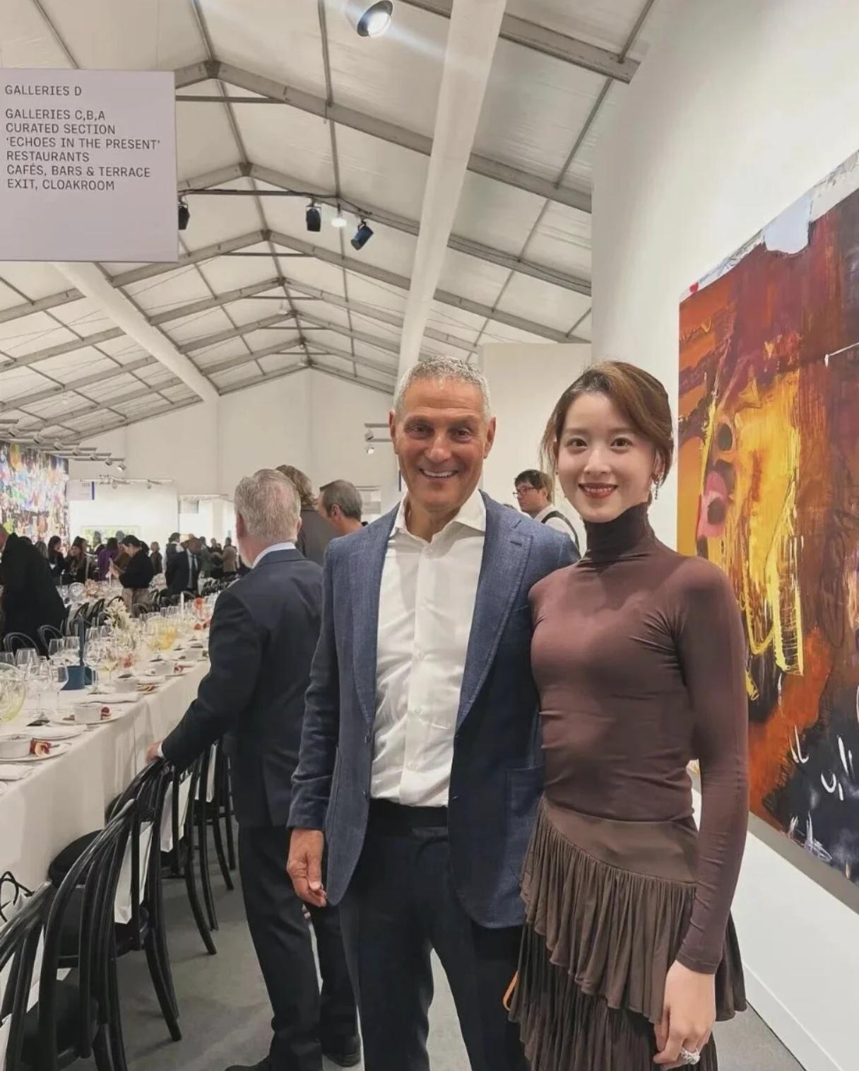 发现没？
哪怕章泽天身价600个小目标
作为一个女人，她也依旧挽回不了自己日渐衰