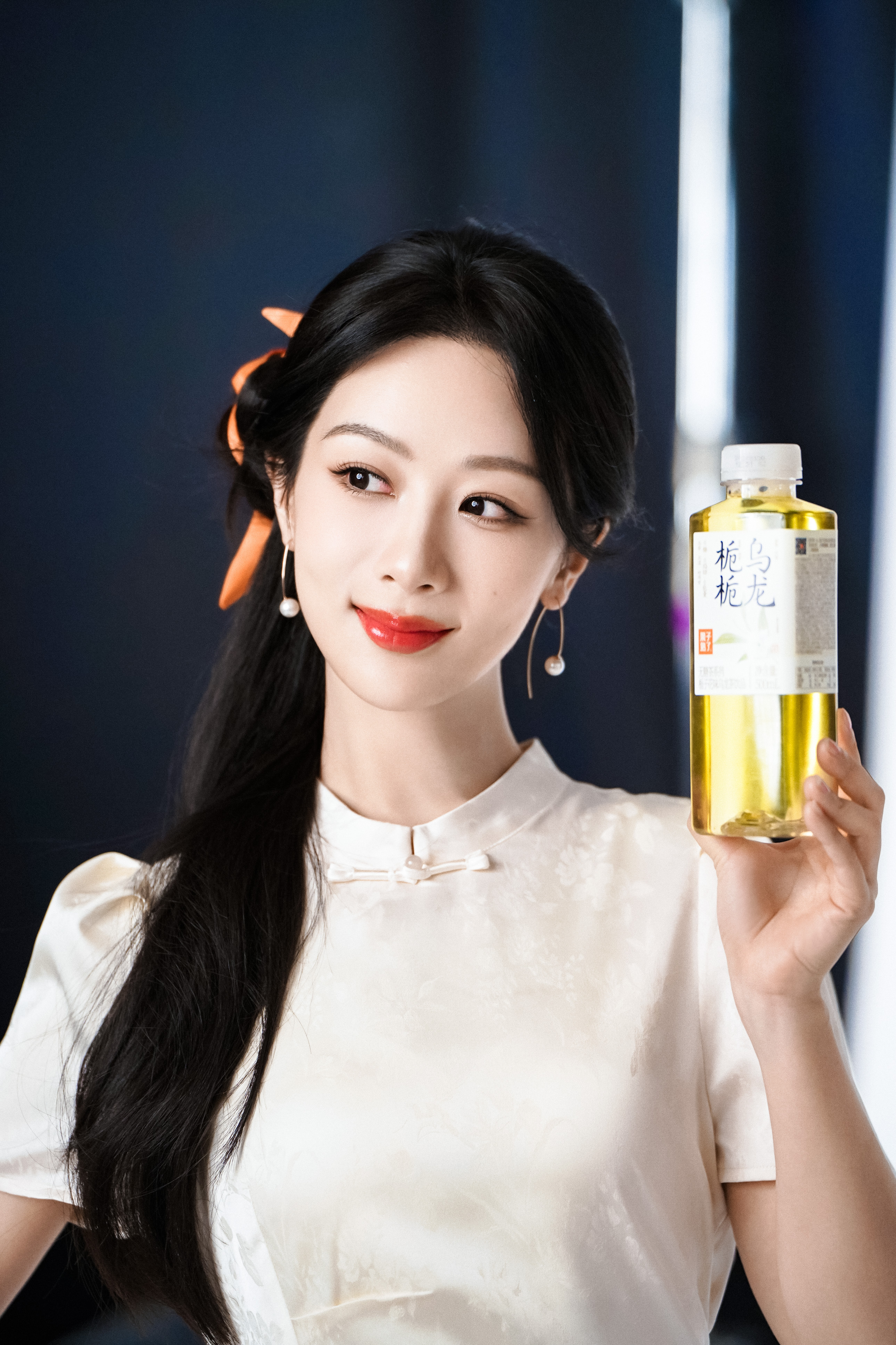 #杨紫代言果子熟了无糖茶#哇，杨紫这妆容，民国千金大小姐既视感，真的真的不考虑马