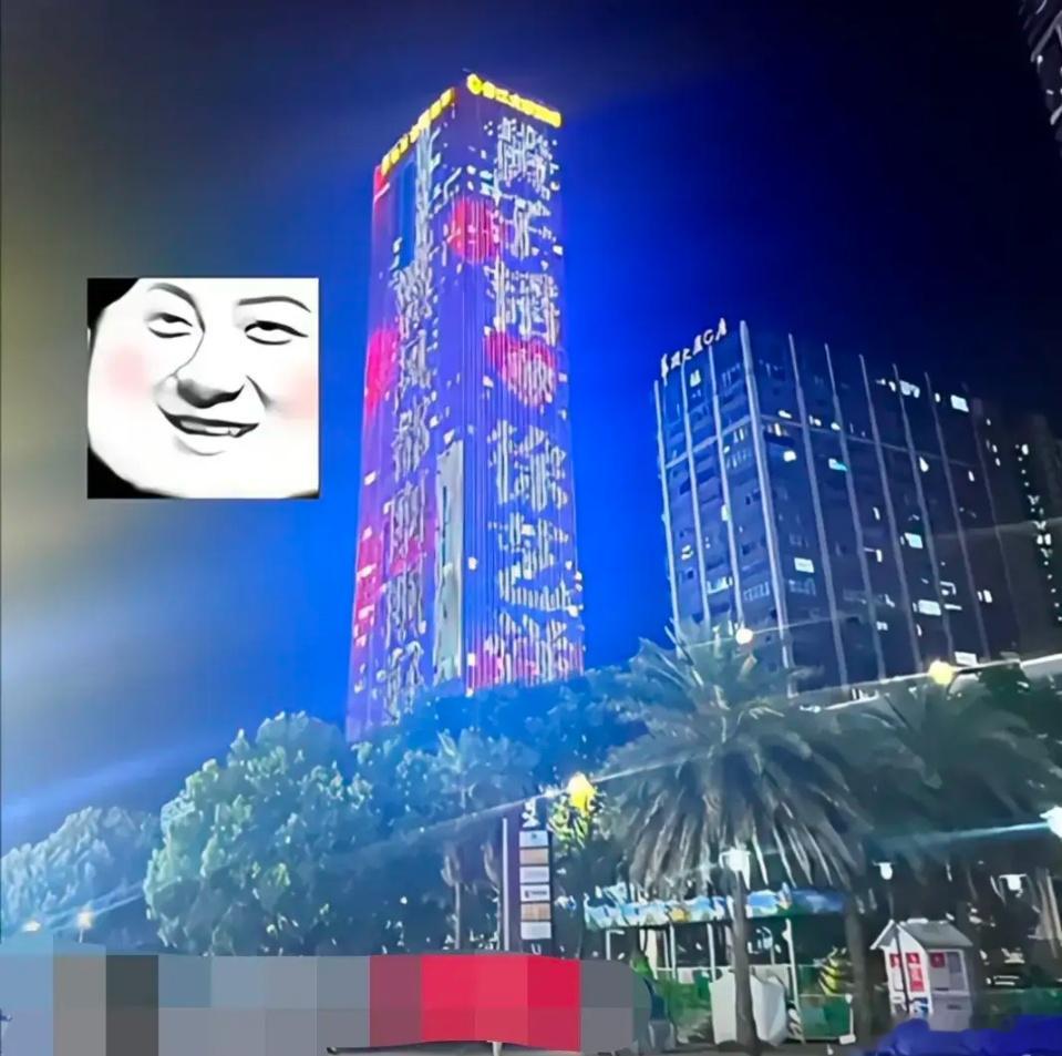 #黄子韬高调示爱徐艺洋#这一次的秀恩爱无疑为黄子韬的“恋爱脑”人设添上了浓墨重彩