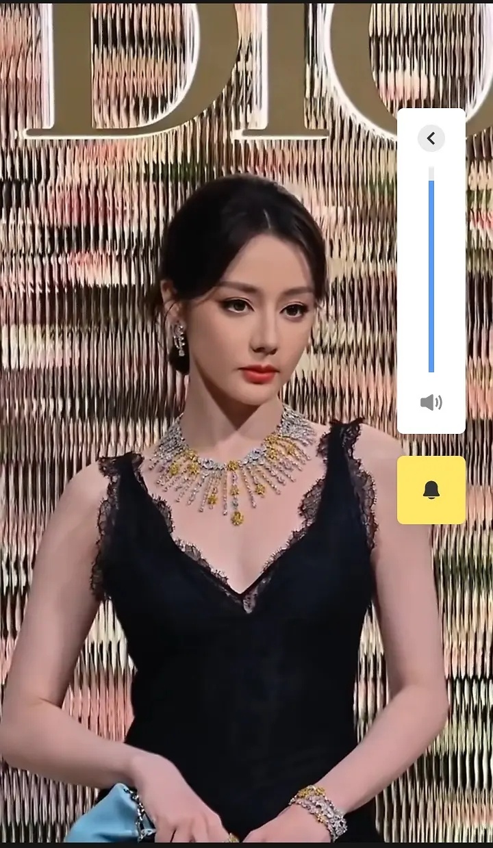 迪丽热巴这个状态好锋利啊，感觉她少了许多温柔 