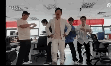 再就业小分队年下组又发疯了你们说了算，里院来挑战，录制地青岛，这资源也是越来越强