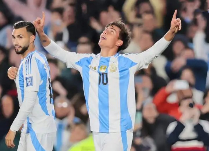 世界杯预选赛南美区上演一场焦点战，世界冠军阿根廷队主场3-0轻取智利，7场比赛赢