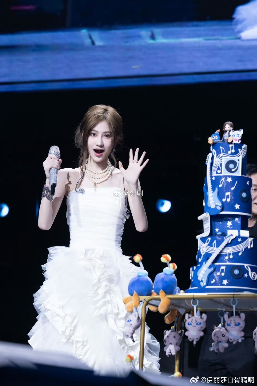 袁一琦回芒果后的人气 演唱会现场从头嗨到尾，粉丝的尖叫声感觉能把屋顶掀翻，袁一琦