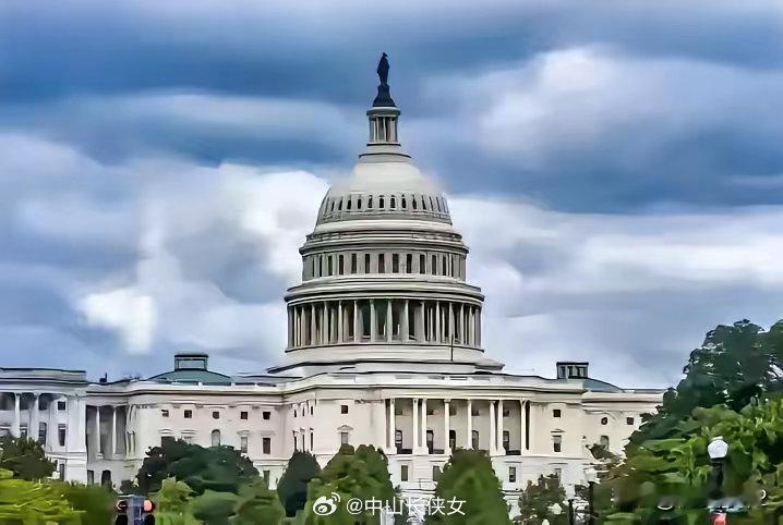 美国国会急眼了！！！:美国对中国六代机南北双飞的反应相当愤怒，美国国会、媒体、公