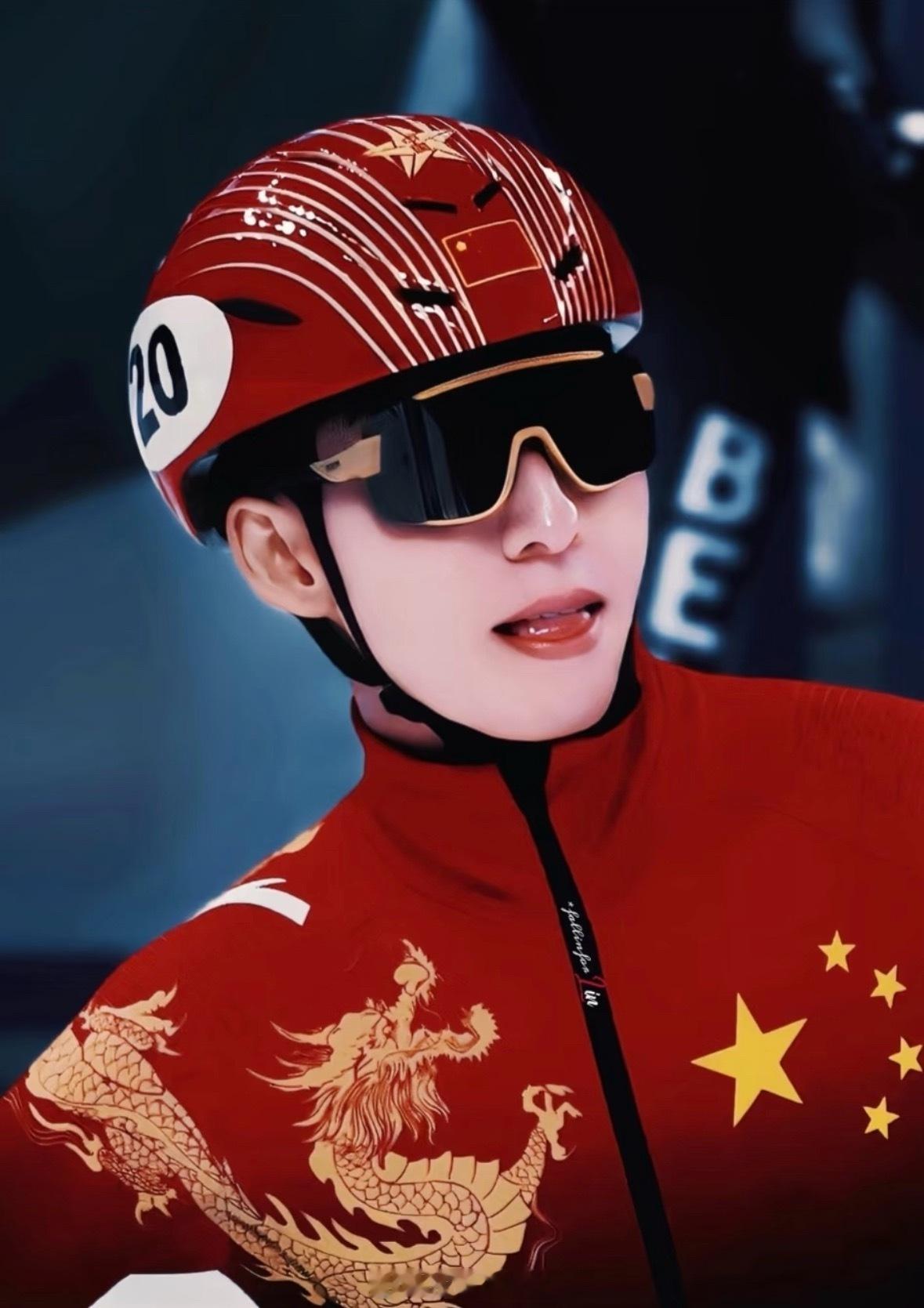 刘少昂林孝埈携手出战冬奥全民聊奥运 冰刀刻下的轨迹，是通往荣誉的征途。掌声与汗水