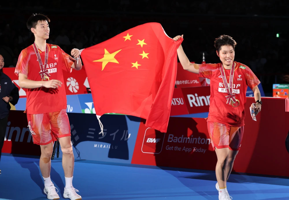 凤凰📷凤凰组合首夺日公冠军 中国羽毛球队