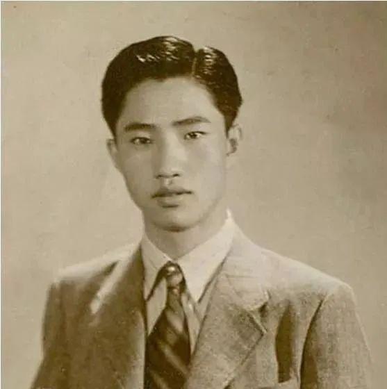 黎晴根本不存在!弹幕刚刷完，国安部的公众号就静悄悄推送了一条消息：1950年，确